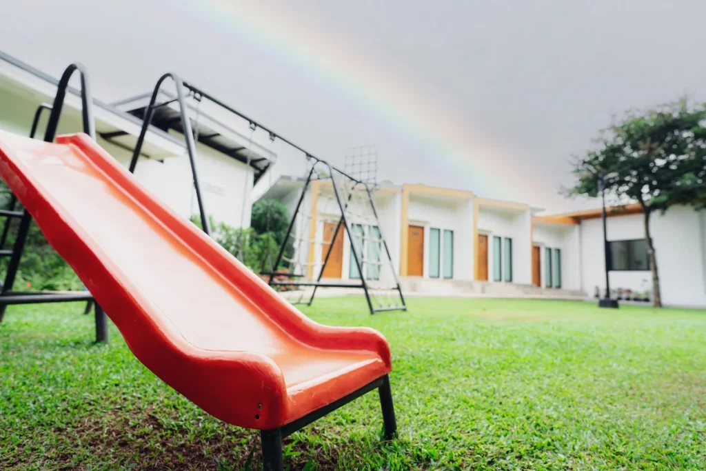 outdoor slide material guide