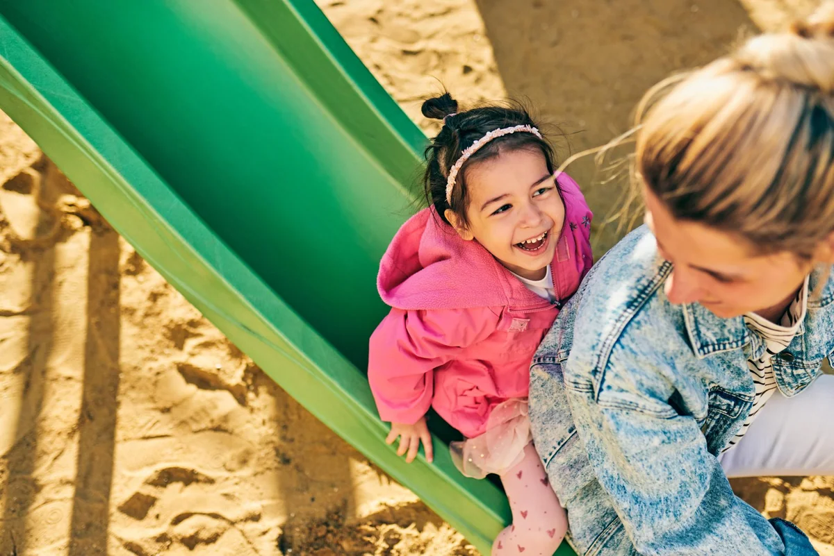 Outdoor Slide Material Guide